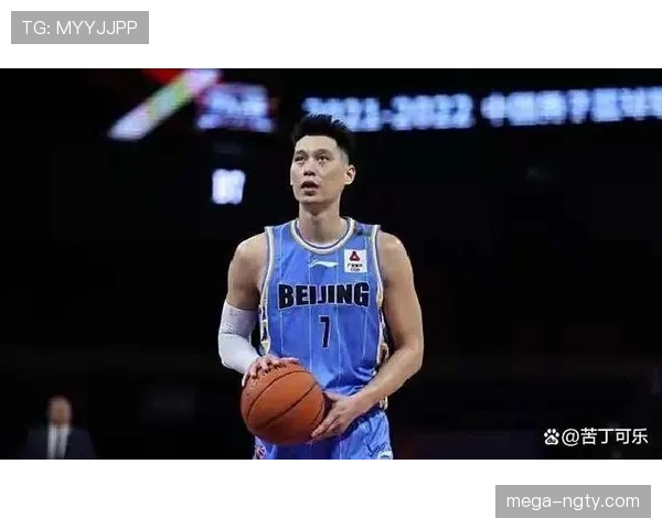 林书豪冰箱里只有鸡胸肉和水，连瓶可乐都找不到